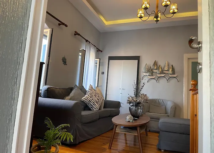 The Great Balcony * Ioulis